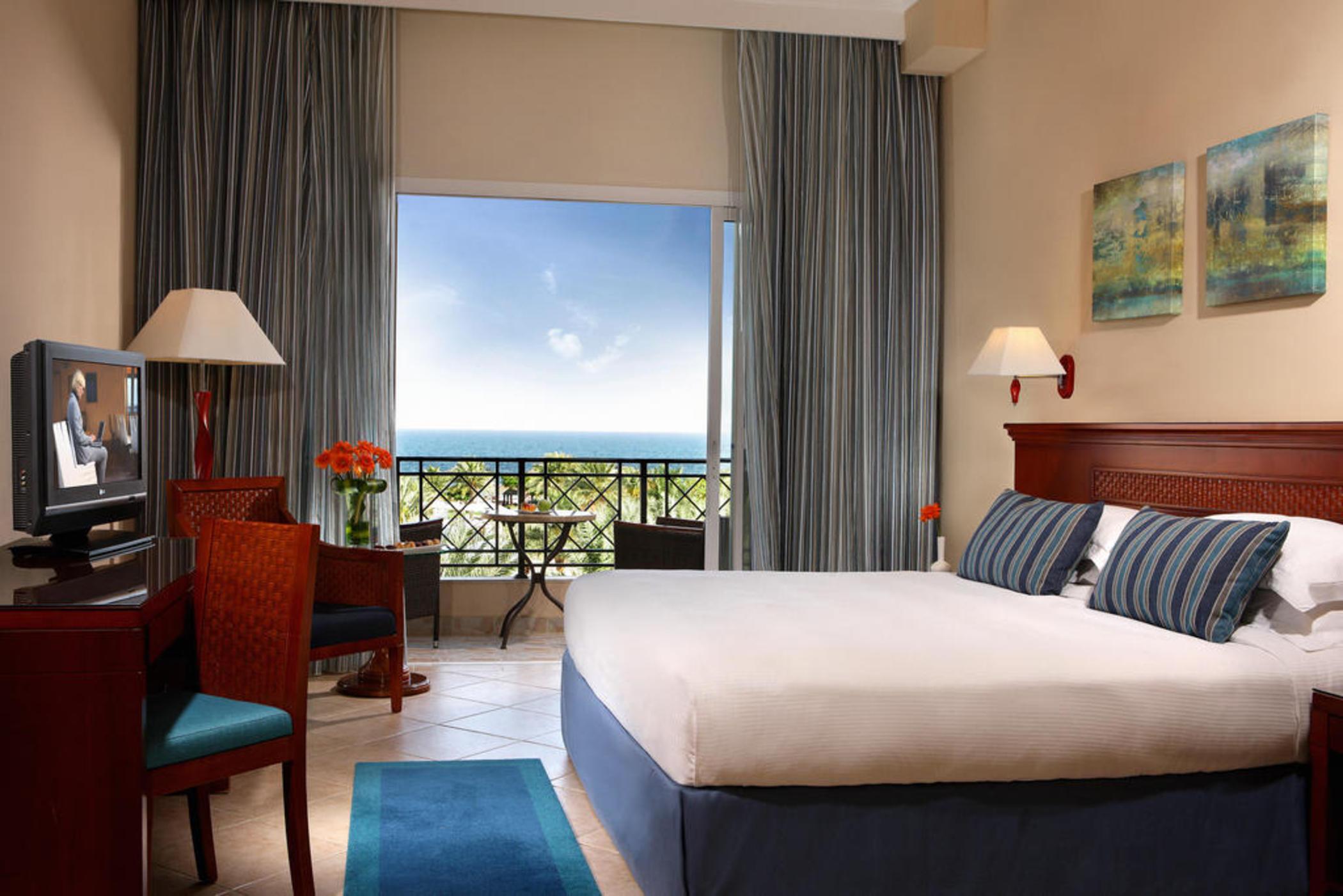 Resort Fujairah Rotana & - 5*