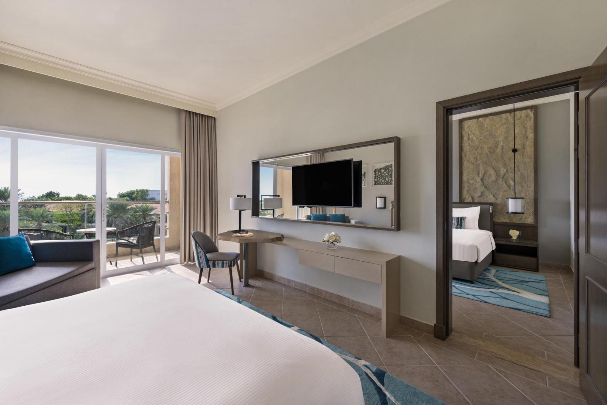 Fujairah Rotana & - Resort 5*