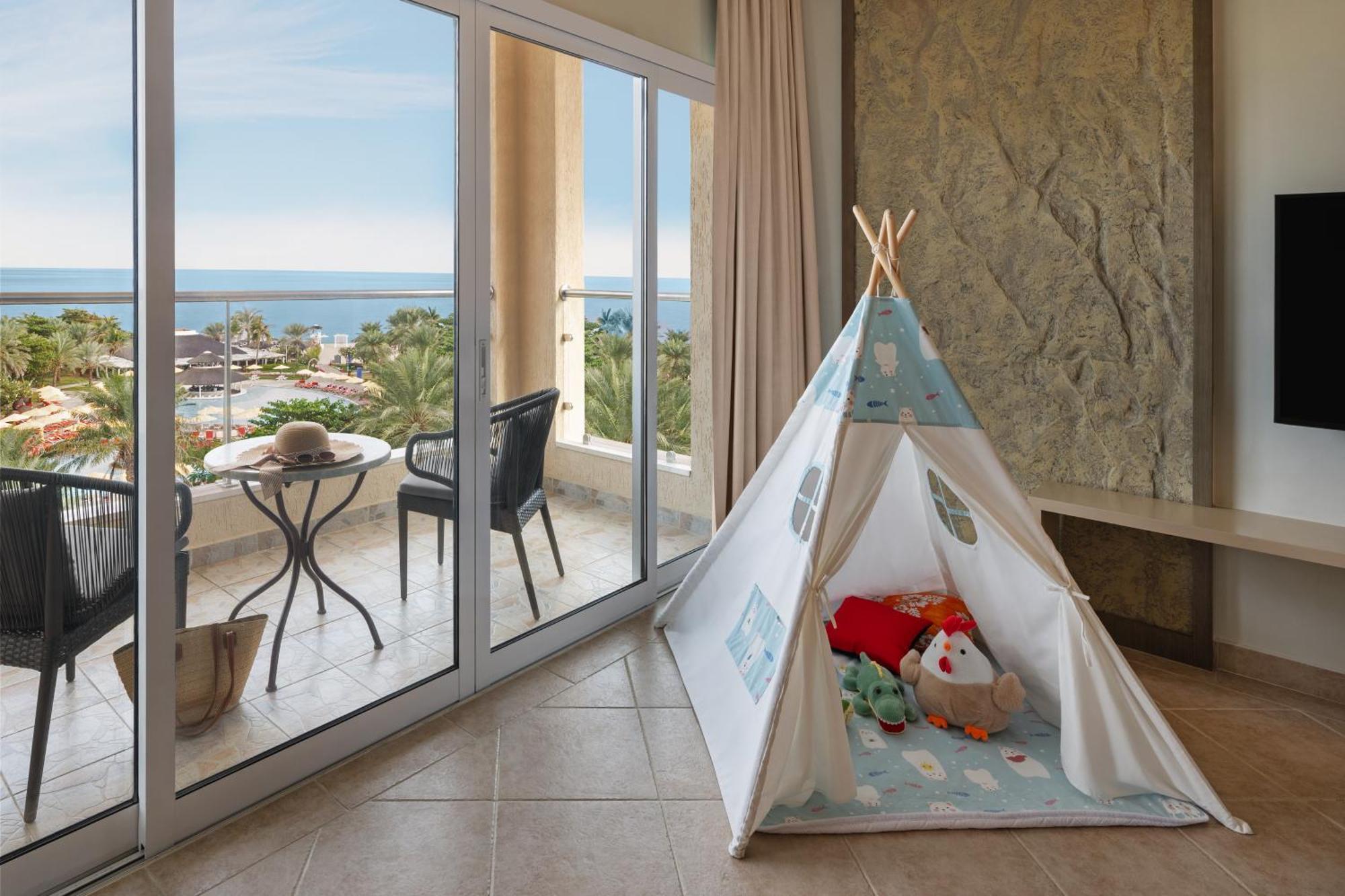Resort Fujairah Rotana & - 5*
